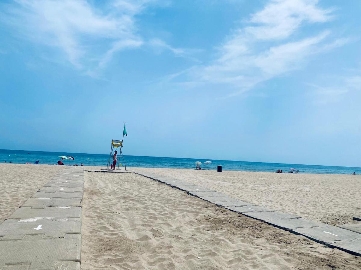 Apartamento Completo Frente Al Mar Creixell Buitenkant foto